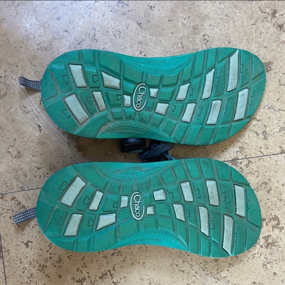 Girls Chaco sandals - Picture 2 of 3